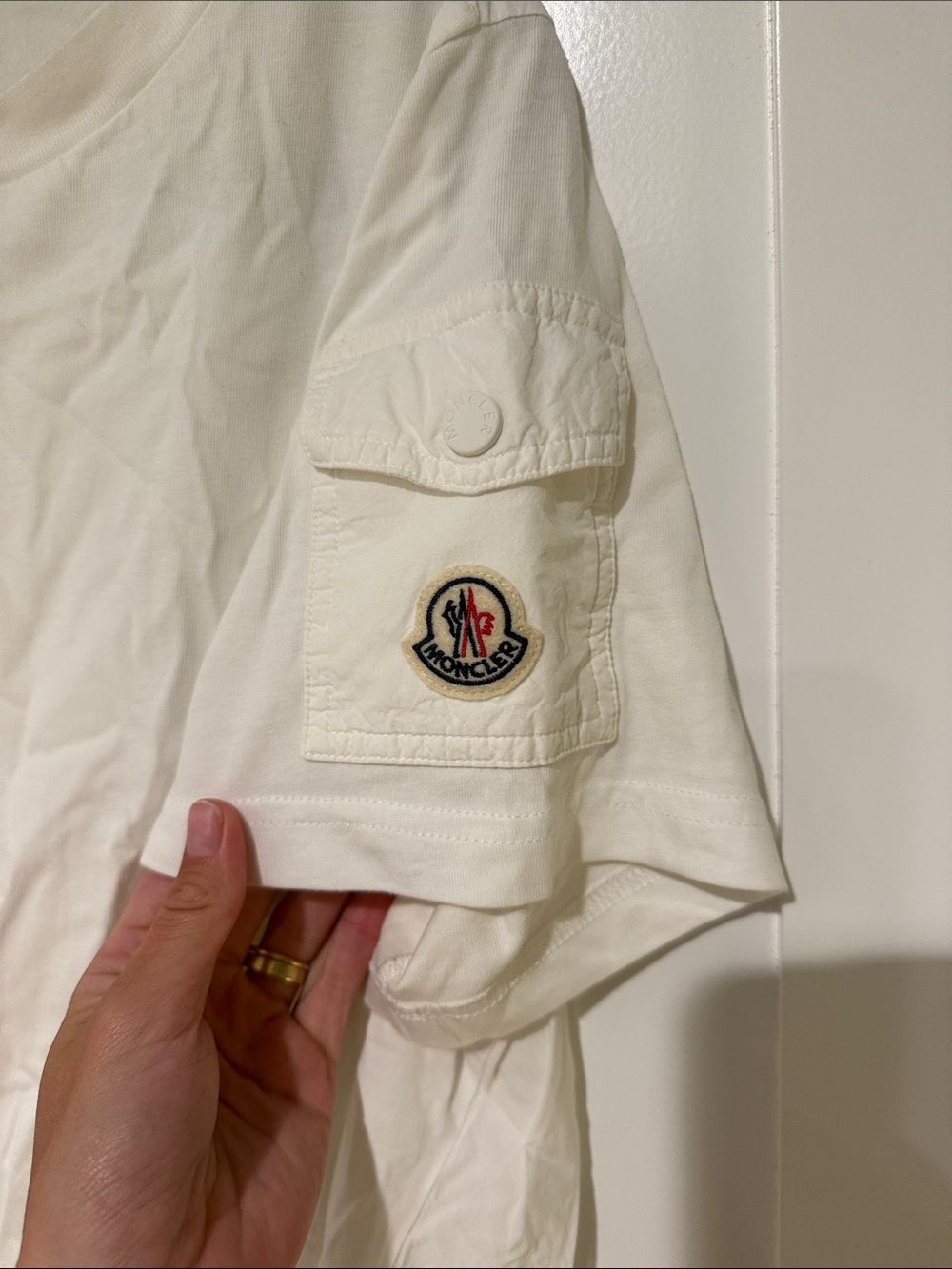 Moncler Cream white Short Sleeve Drawstring Waist Tee size large - Picture 3 of 10